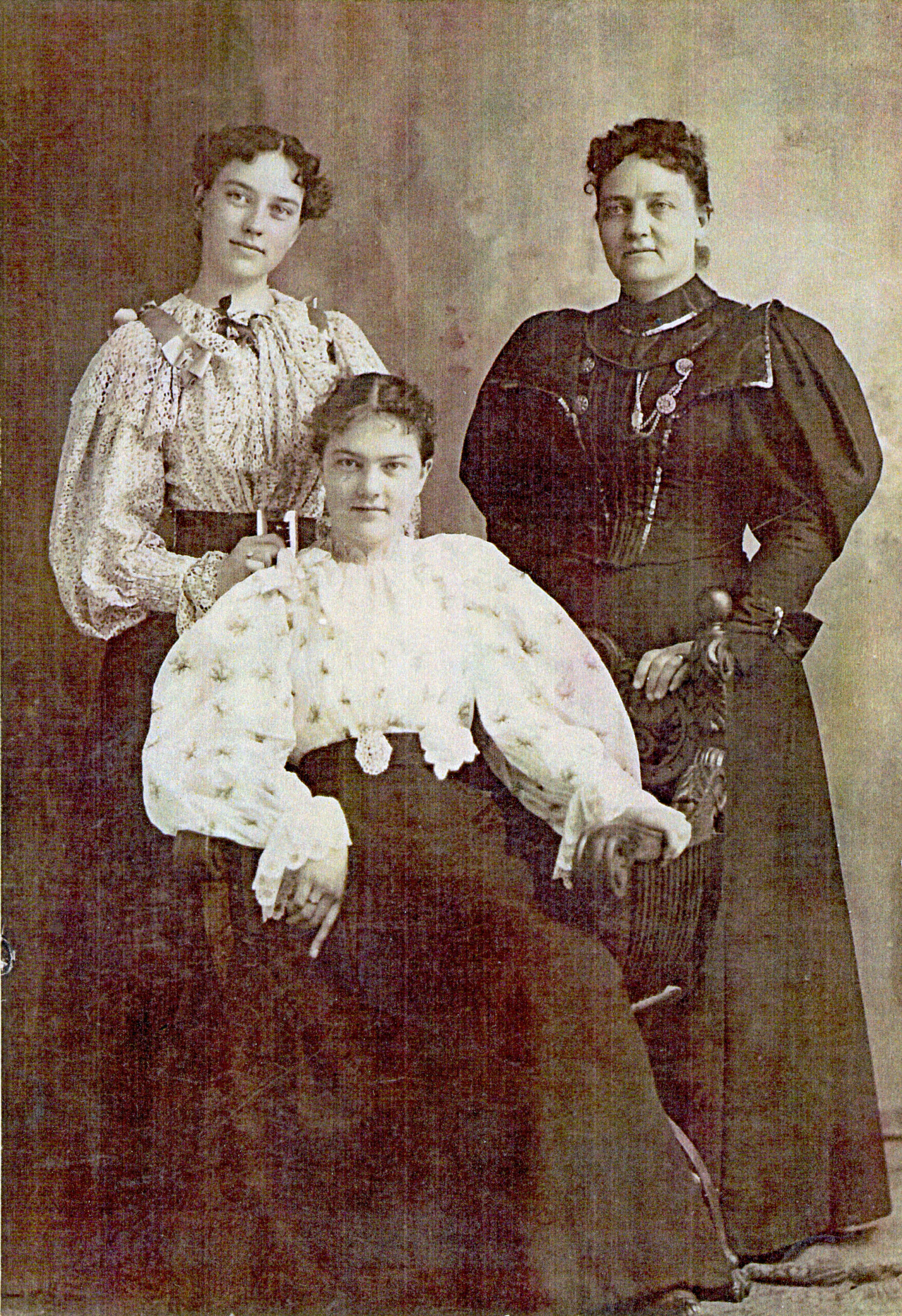 Barton, Sidse with Stella front